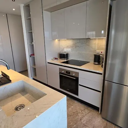 Zantis Executive 202 Apartman *